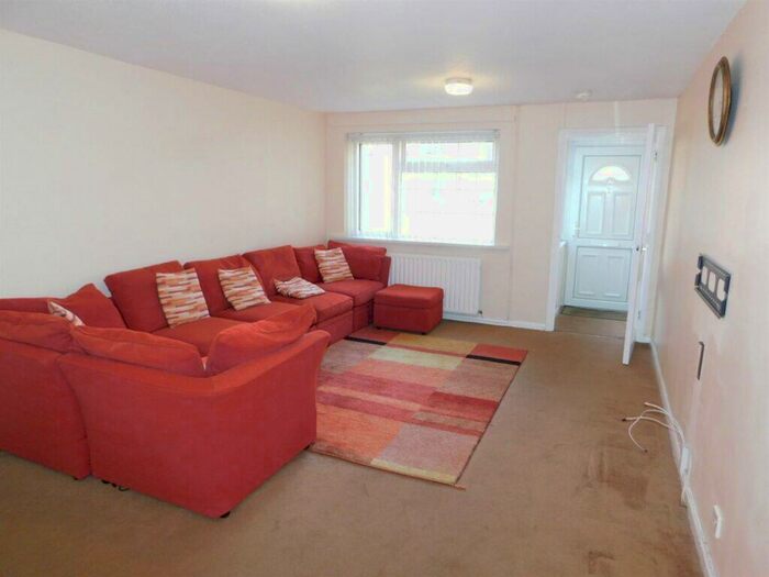 2 Bedroom Town House To Rent In Huggett Close, Leicester, LE4