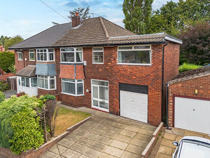 5 Bedroom Semi-Detached House For Sale In Worcester Road, Alkrington, Middleton, M24
