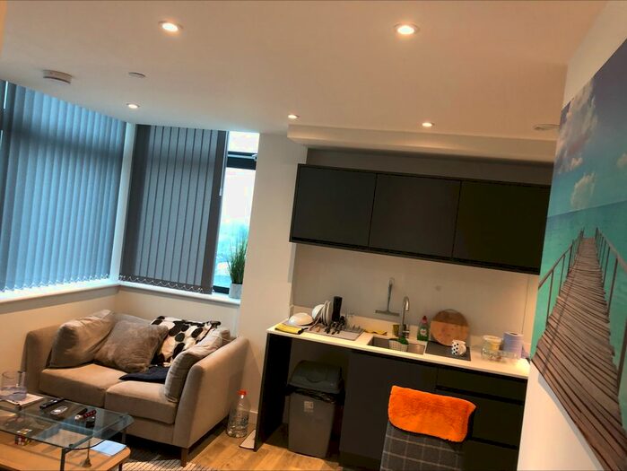 1 Bedroom Flat To Rent In Seymour Grove, Old Trafford, Manchester, M16