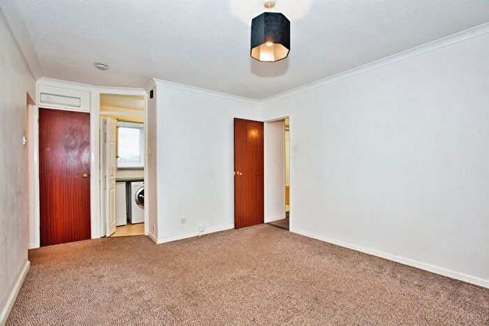 1 Bedroom Flat For Sale In Kiddles, Yeovil, BA21