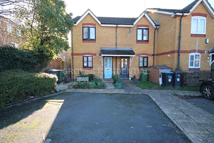 2 Bedroom End Terrace House For Sale In Windrush, New Malden, KT3