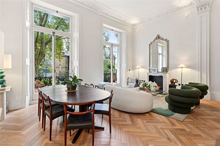 2 Bedroom Flat For Sale In Courtfield Gardens, London, SW5