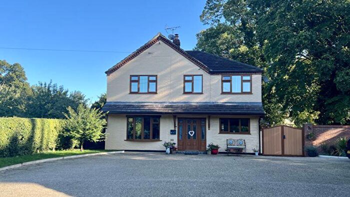 5 Bedroom Detached House For Sale In Church Lane, Bottesford, DN16