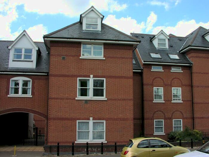 2 Bedroom Flat To Rent In Hermitage House, Stansted, Essex, CM24