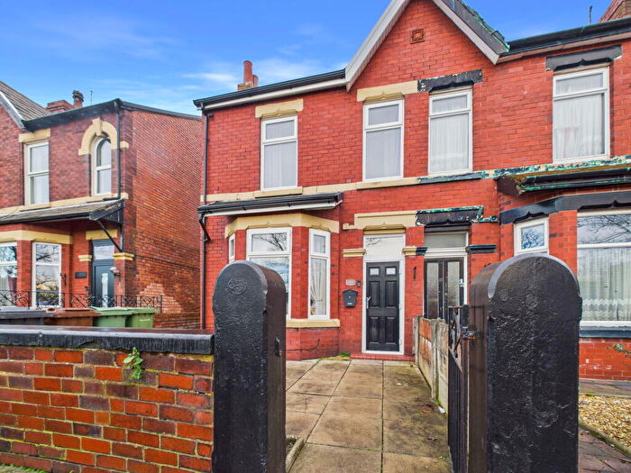 3 Bedroom Semi Detached House For Sale In Hawthorne Grove, Southport, PR9