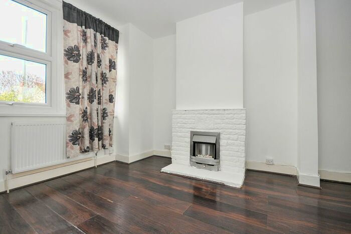 2 Bedroom End Of Terrace House To Rent In Burnt Ash Lane, Bromley, BR1