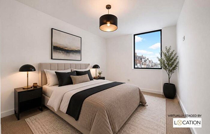 2 Bedroom Flat To Rent In Marlborough Road, Old Town, SN3