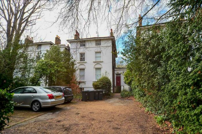 2 Bedroom Apartment To Rent In Lee Park, London, SE3