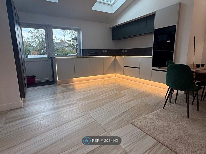 5 Bedroom Semi-detached House To Rent In Milford Road, Leicester, LE2