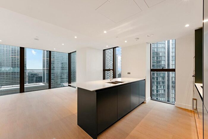 2 Bedroom Apartment To Rent In Harcourt Tower, Marsh Wall, London, E14