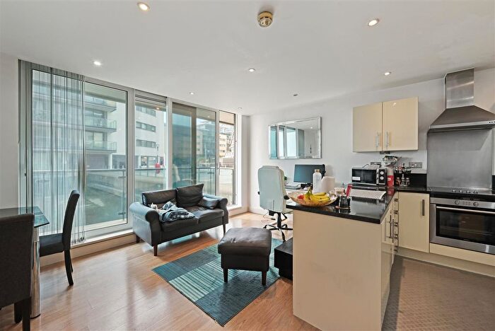 1 Bedroom Flat For Sale In The Mast, Gallions Reach, E16