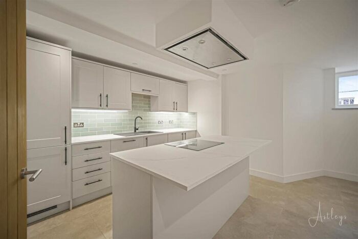 1 Bedroom Apartment For Sale In Overland Road, Mumbles, Swansea, SA3