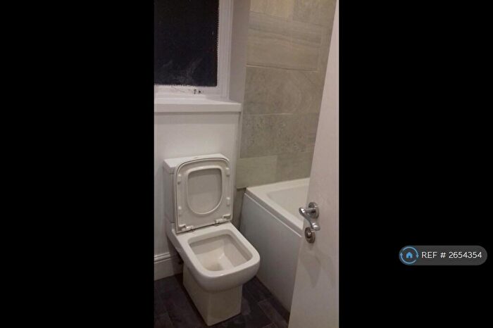 2 Bedroom Flat To Rent In West End Lane, London, NW6