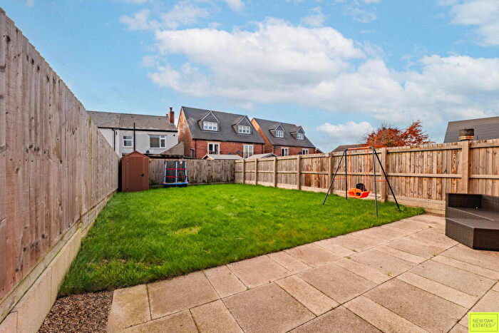 3 Bedroom Semi-Detached House To Rent In Mulberry Walk, Lower Pilsley, S45