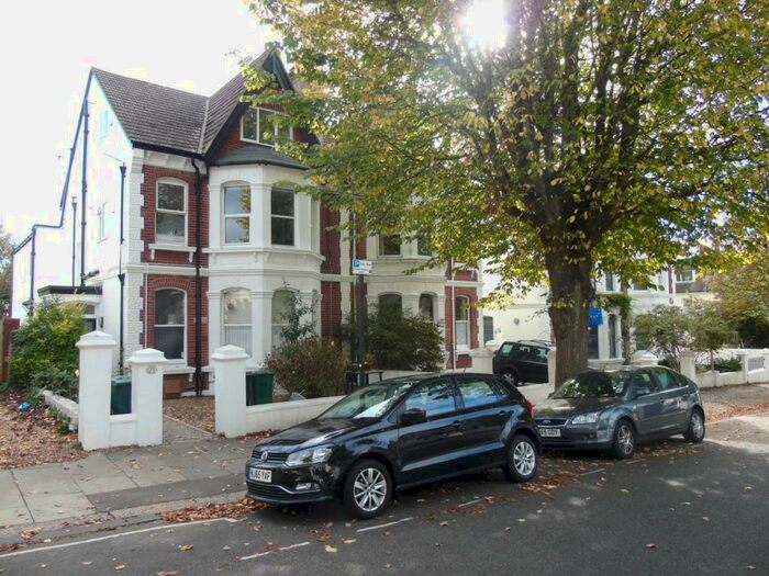 1 Bedroom Flat To Rent In Hove Park Villas, Hove, BN3