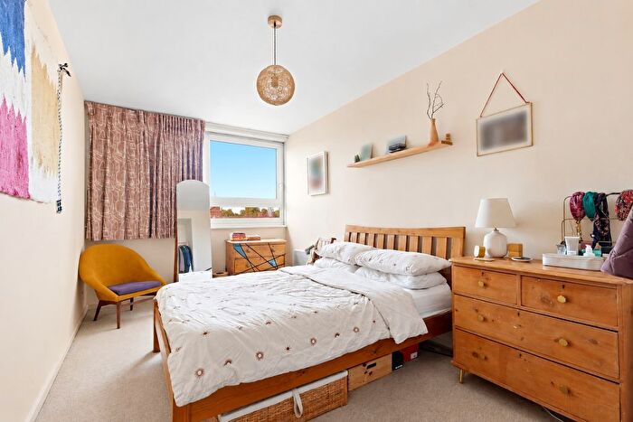2 Bedroom Flat For Sale In Wilmer House, Daling Way, Bow, E3