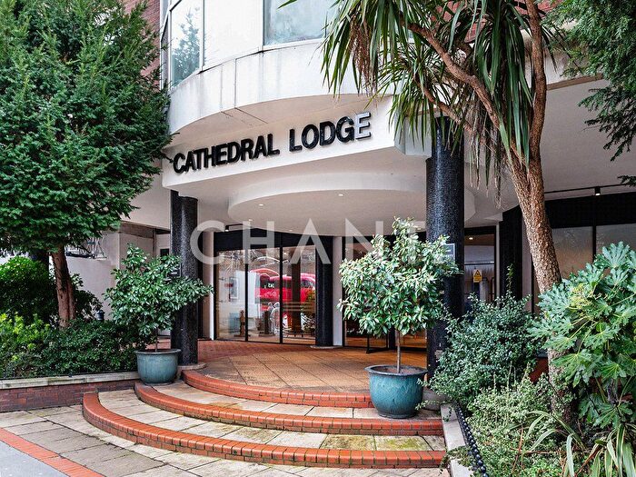 1 Bedroom Flat For Sale In Cathedral Lodge, - Aldersgate Street, Islington, London, EC1A