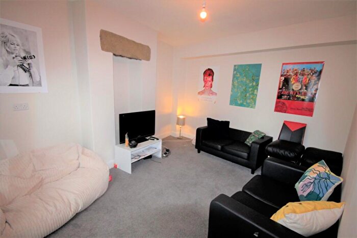 4 Bedroom End Of Terrace House To Rent In Thornville Place, Hyde Park, Leeds, LS6