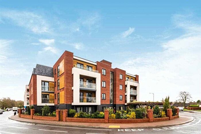 1 Bedroom Flat For Sale In Landmark Place, Denham Green, UB9