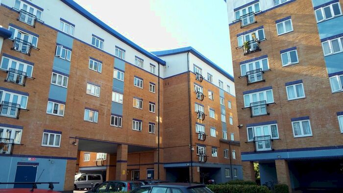 1 Bedroom Flat To Rent In Luscinia View, Reading, RG1