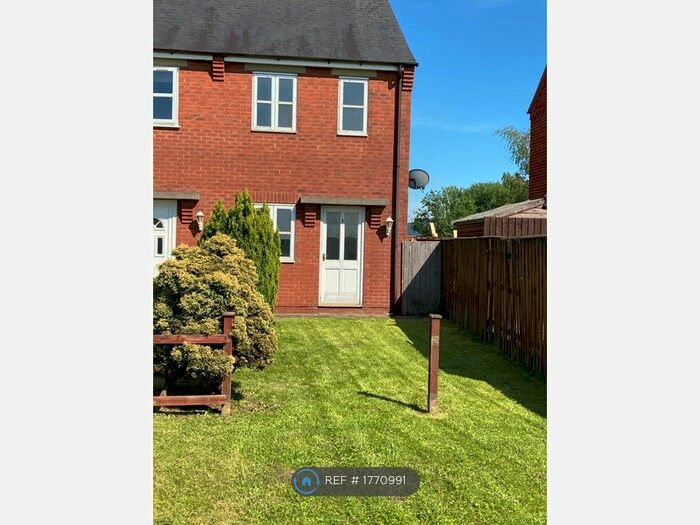 2 Bedroom End Of Terrace House To Rent In Old Barn Court, Holbeach, Spalding, PE12