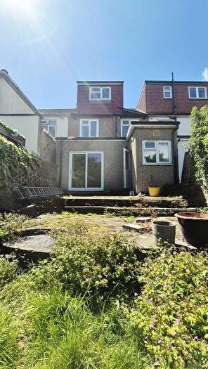 4 Bedroom Terraced House To Rent In Garrand Close, Bexleyheath, DA7