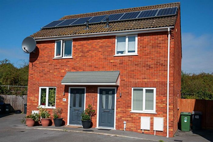 1 Bedroom Property To Rent In Phipps Close, Westbury, BA13
