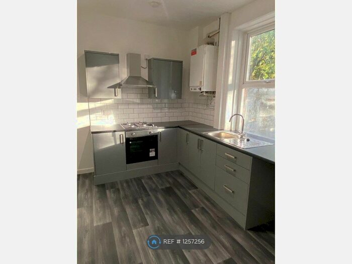 2 Bedroom Terraced House To Rent In Littlebank Street, Oldham, OL4