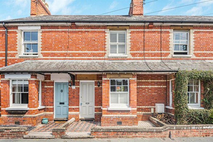 2 Bedroom Terraced House For Sale In Grove Road, Henley-On-Thames, RG9
