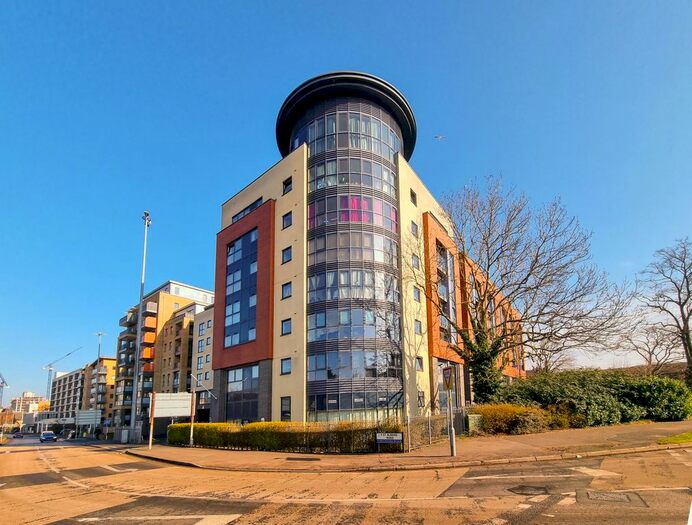 1 Bedroom Flat To Rent In Flanders Court, The Sentinel, Central Wat, Watford, WD17