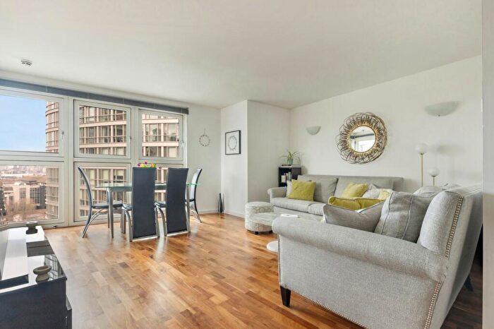 2 Bedroom Flat For Sale In New Providence Wharf, Fairmont Avenue, E14