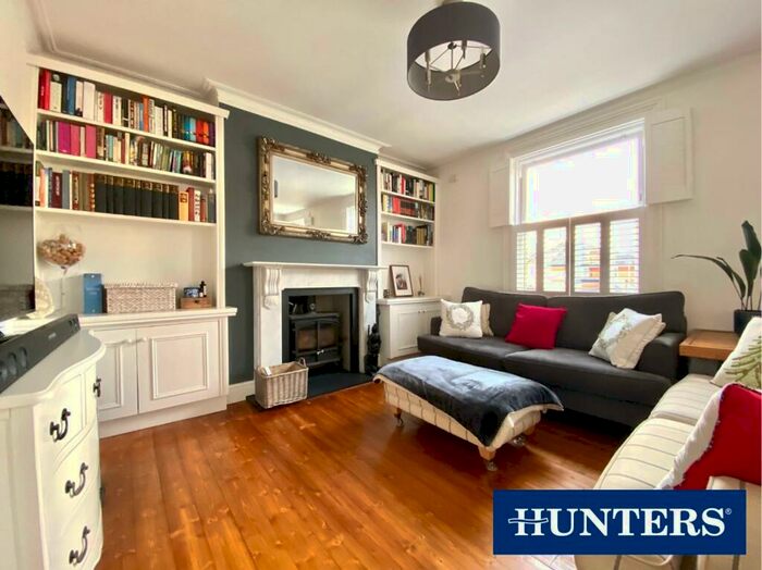 2 Bedroom Flat To Rent In Ellerton Road, Surbiton, KT6