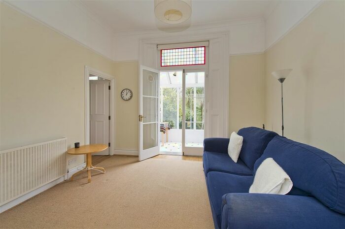 1 Bedroom Flat To Rent In Cumberland Park, London, W3