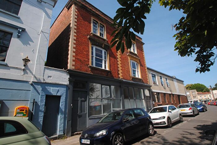 1 Bedroom Maisonette To Rent In Clevedon Terrace, Cotham, Bristol, BS6