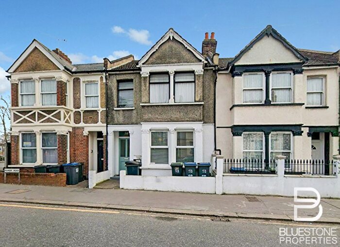 2 Bedroom Flat To Rent In Manor Road, South Norwood, SE25