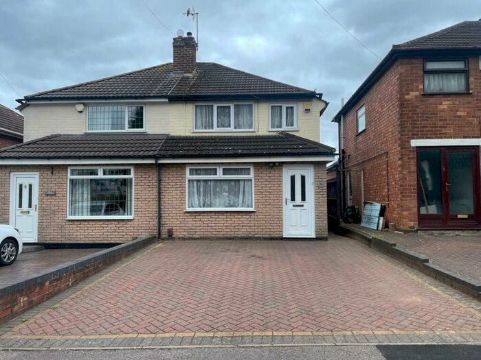 3 Bedroom House To Rent In Shady Lane, Birmingham, B44