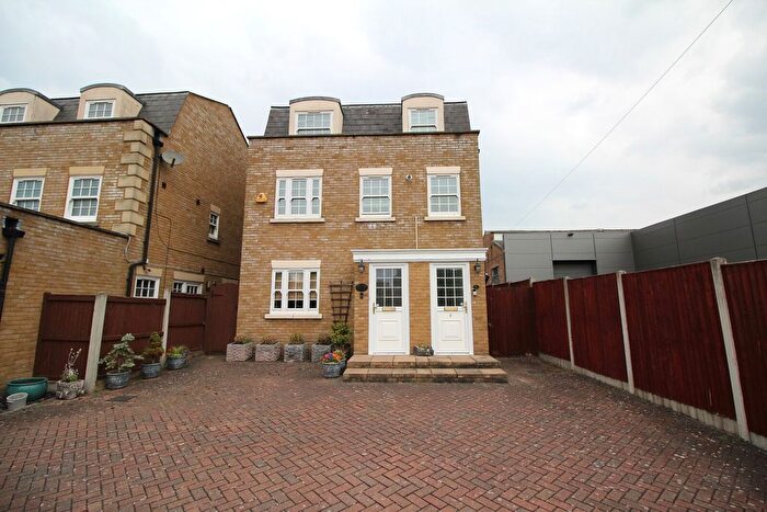 2 Bedroom Maisonette To Rent In London Road, CM12