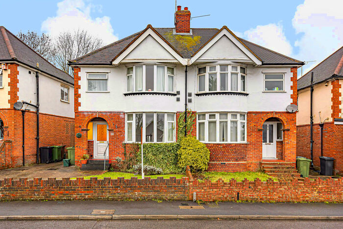 4 Bedroom Semi-Detached House To Rent In Beckingham Road, Guildford, GU2