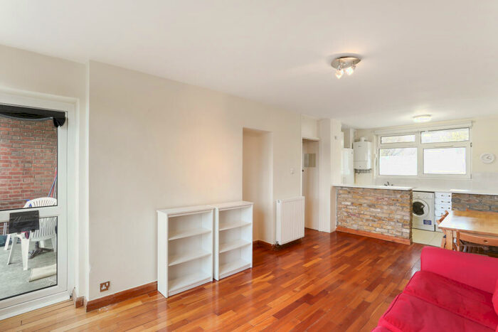 1 Bedroom Apartment To Rent In Worfield Street, Battersea, London, SW11