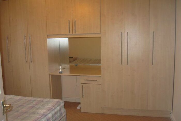 2 Bedroom Flat To Rent In Kingsway Court, Burroughs Gardens, Liverpool, L3