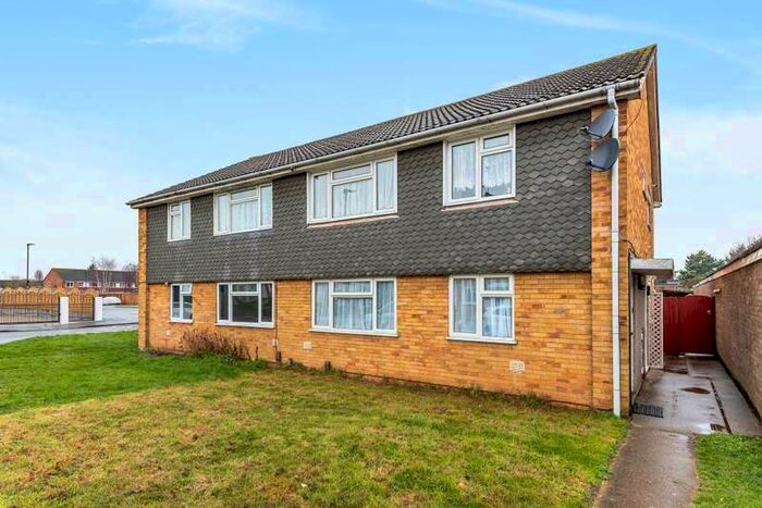 2 Bedroom Maisonette Flat To Rent In Guernsey Close, Hounslow, TW5