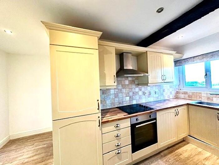 2 Bedroom Flat To Rent In Market Place, Thirsk, YO7