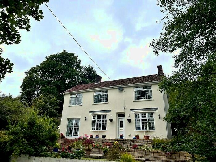 4 Bedroom Detached House For Sale In Pontneathvaughan Road, Glynneath, Neath Port Talbot., SA11