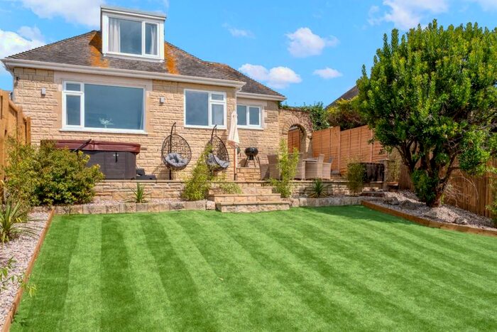 4 Bedroom Bungalow To Rent In Southdown Avenue, Weymouth, DT3