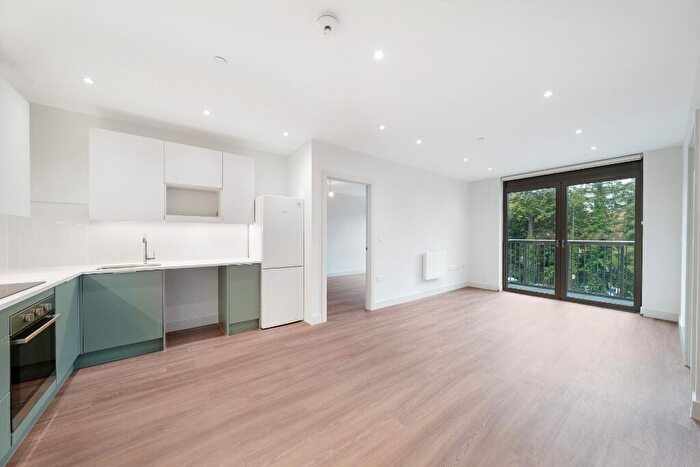 2 Bedroom Apartment To Rent In The Oakgate (Affordable Market Rent), KT22