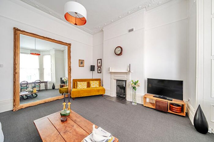 1 Bedroom Flat To Rent In Castellain Road, London, W9