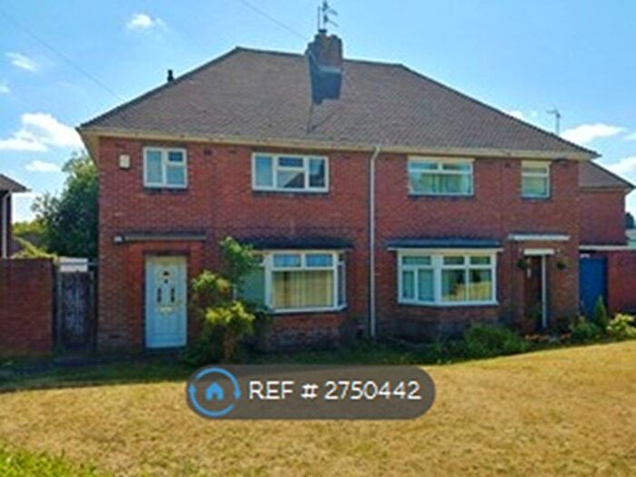 3 Bedroom Semi Detached House To Rent In Suffolk Road, Dudley, DY2