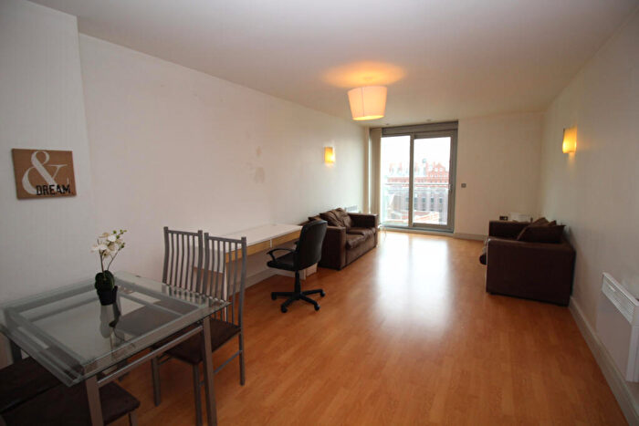 2 Bedroom Apartment To Rent In Great Northern Tower, Watson Street, Manchester, Greater Manchester, M3