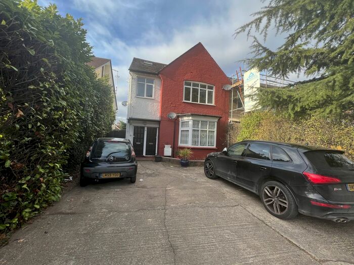 2 Bedroom Maisonette To Rent In London Road, Enfield, EN2