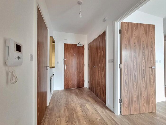1 Bedroom Flat For Sale In Handley Page Road, IG11